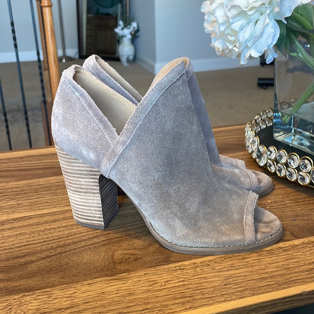 Lucky Brand booties size 9